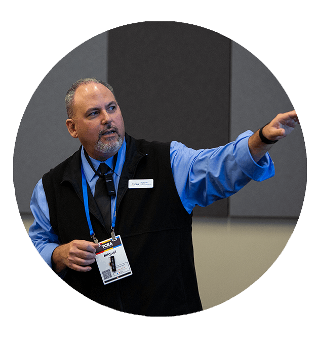 MaleSpeakerPresenting